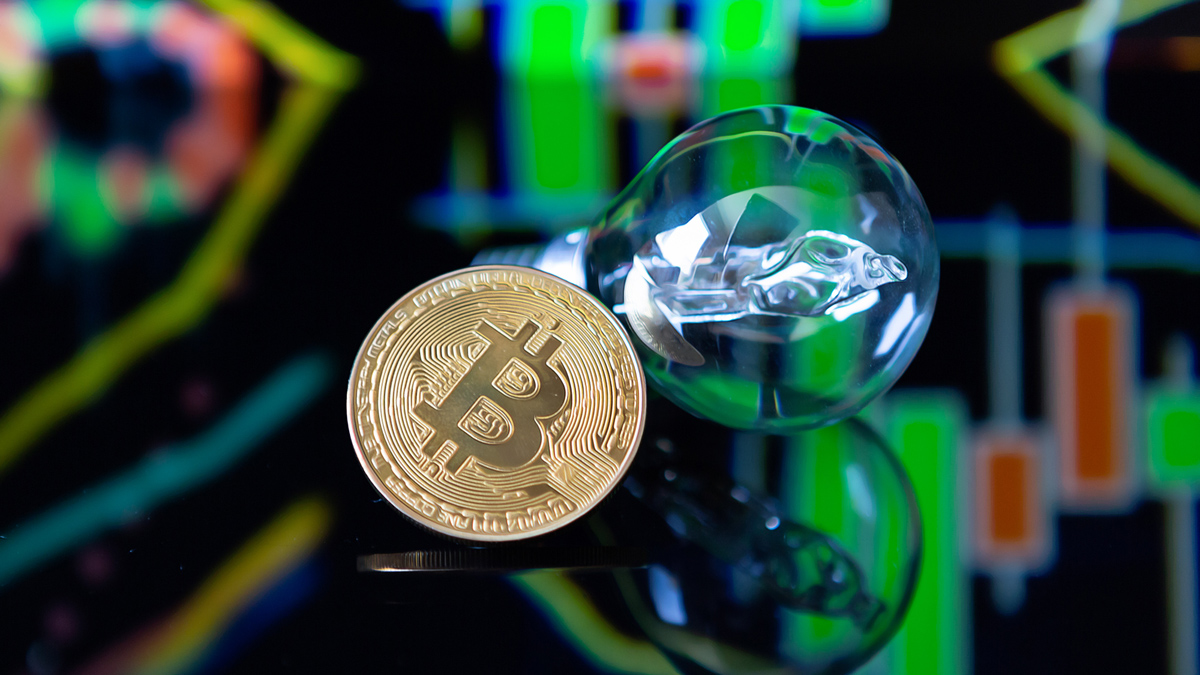 Analyst Predicts Bitcoin Uptick as Fed Reserves Decline