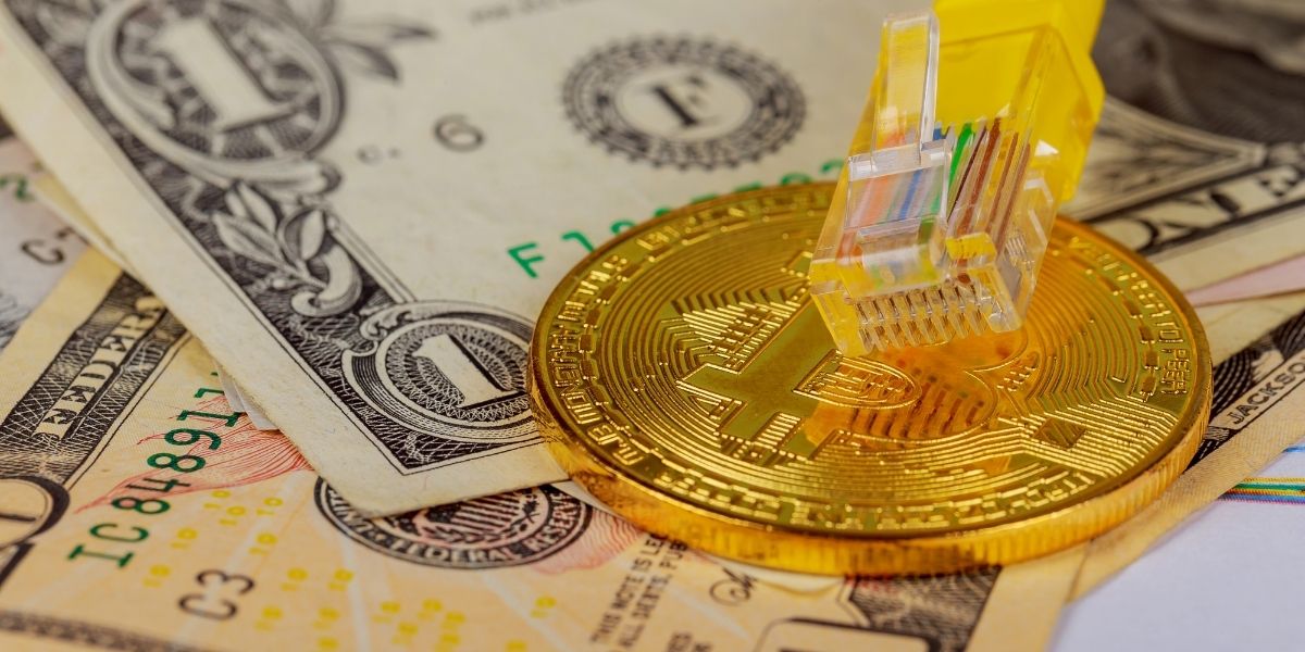 Bitcoin Shows Resilience, Analysts Predict Possible Surge