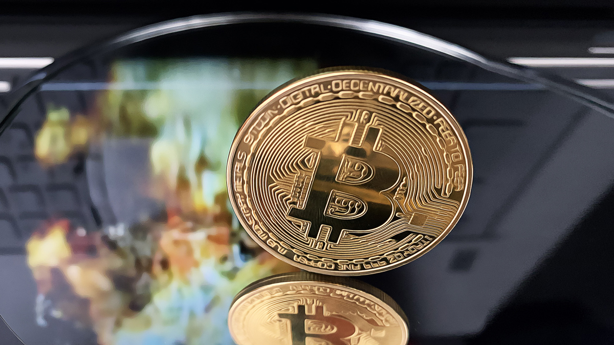 Bitcoin`s brief recovery not indicative of a sustained upward trend. Market analysts highlight $97,300 as a critical breakout level. Continue Reading: Bitcoin Breaks Free From Downtrend: Key Levels to Watch The post Bitcoin Breaks Free From Downtrend: Key Levels to Watch appeared first on COINTURK NEWS .